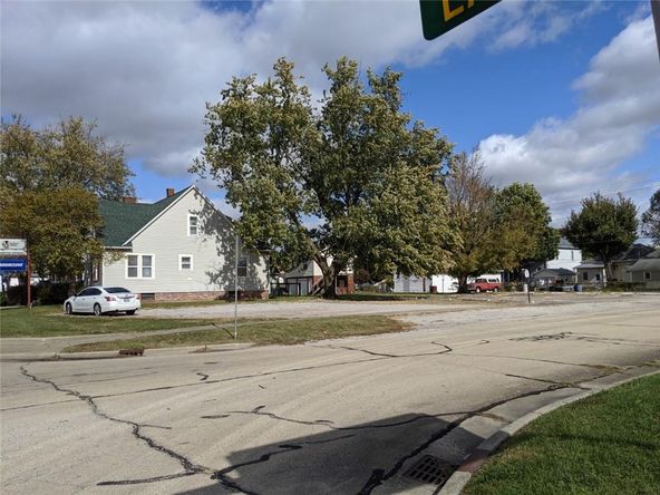 1304,08,20 & 1220 Lake Land Blvd, Mattoon, IL 61938